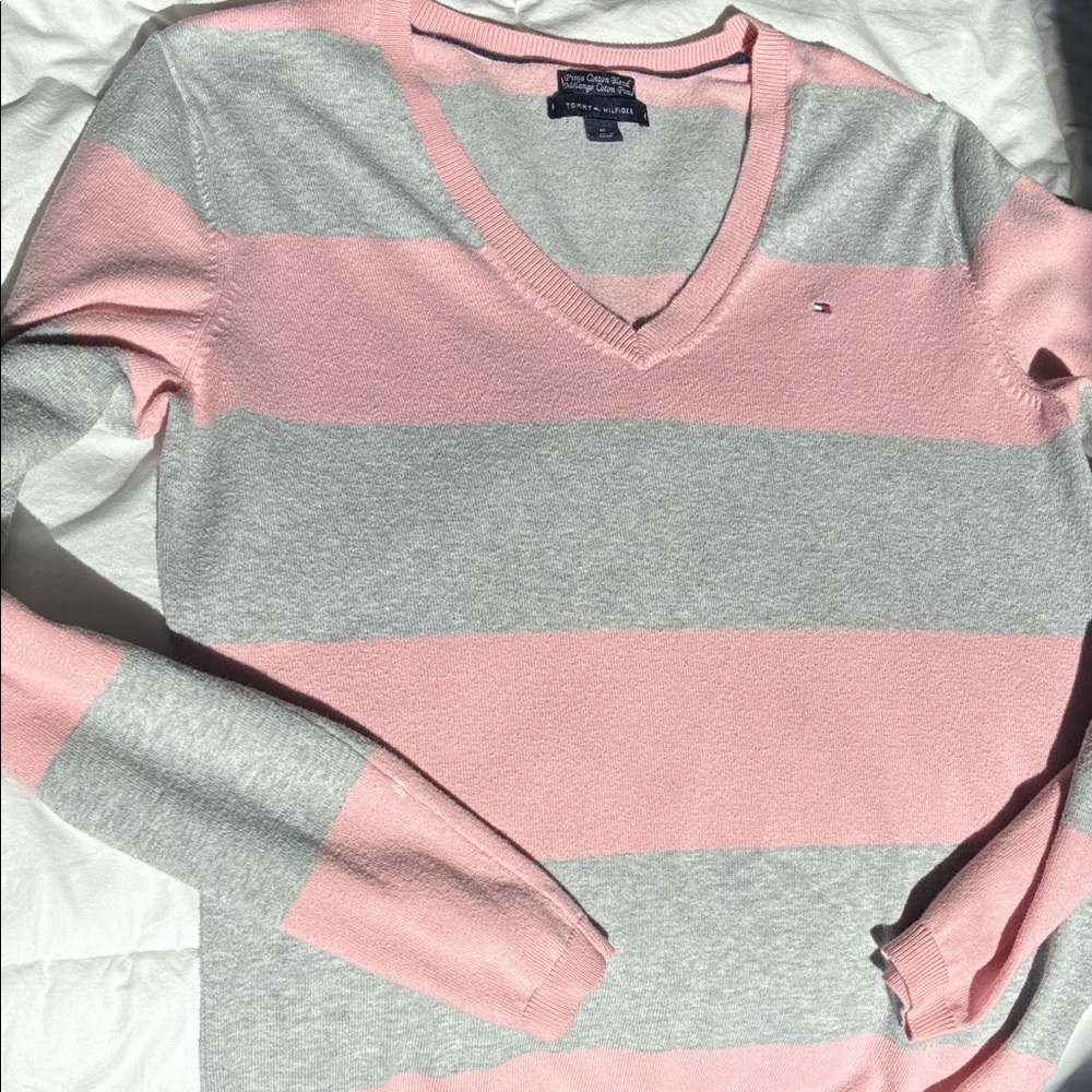 Tommy Hilfiger Pink and Gray V-Neck Sweater